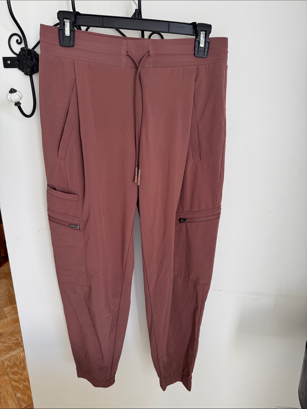 Athleta Venture Pant 4P Petite | Cargo Jogger Travel Hiking Pant
